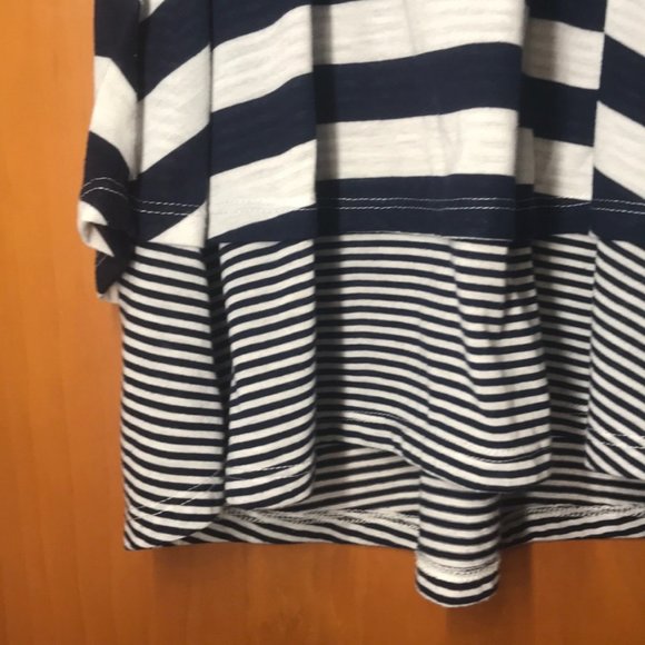 🌼BONGO🌼BLUE & WHITE STRIPED DAISY TANK TOP🌼 - Picture 2 of 8